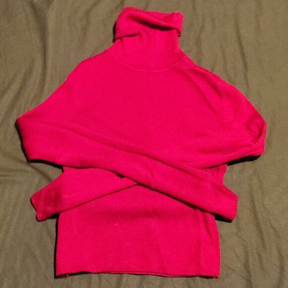 Ladies Small Uniqlo Turtleneck - Picture 3 of 5
